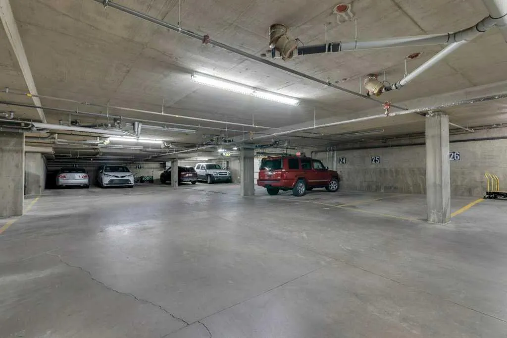 128 Centre Avenue, #304