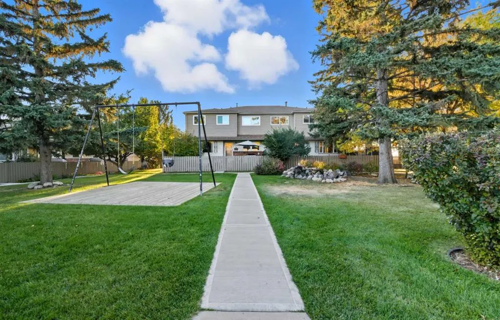 203 Lynnview Road SE, #37N