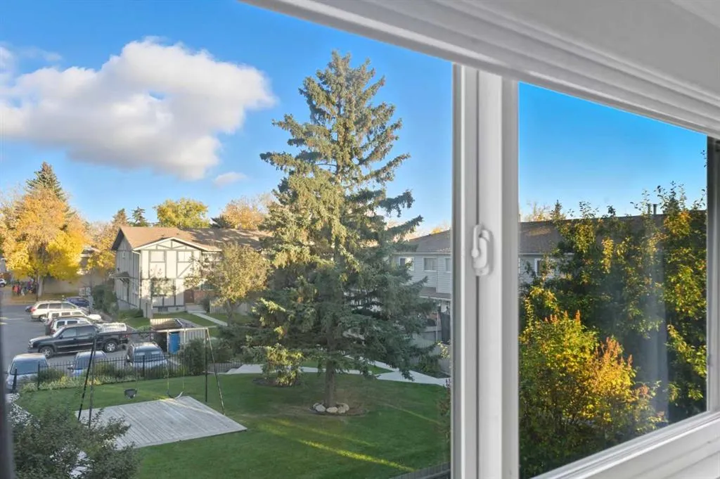 203 Lynnview Road SE, #37N