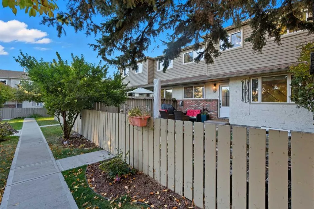 203 Lynnview Road SE, #37N