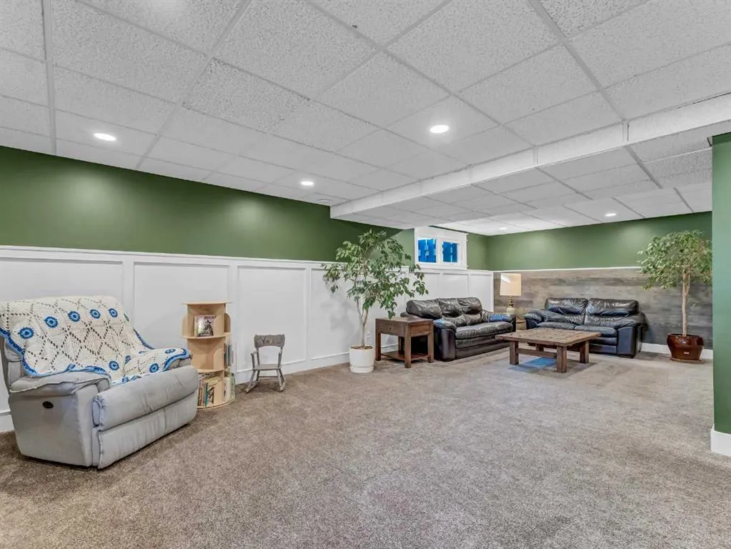 84 East Glen Drive SE