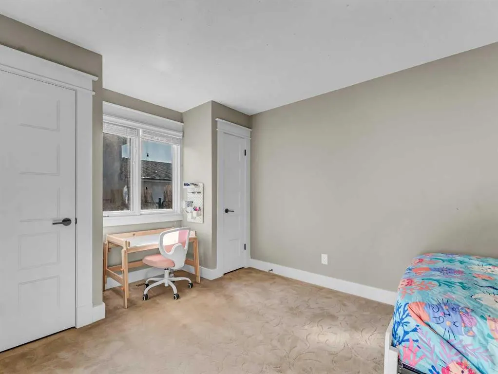 84 East Glen Drive SE