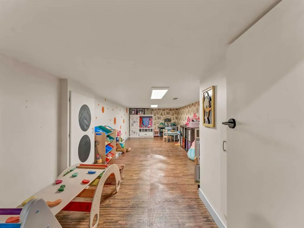 84 East Glen Drive SE