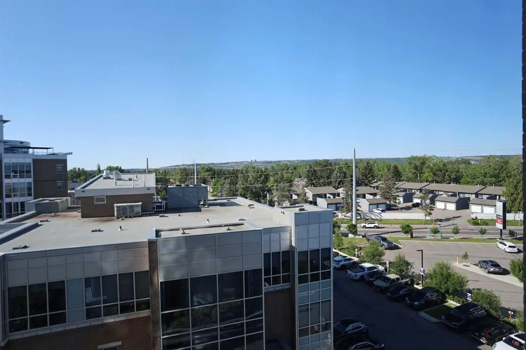 16 Varsity Estates Circle NW, #609