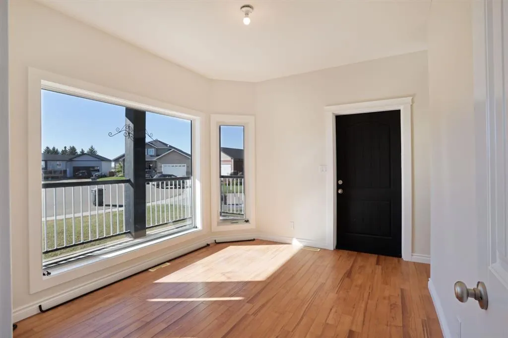 36 Cottonwood Crescent