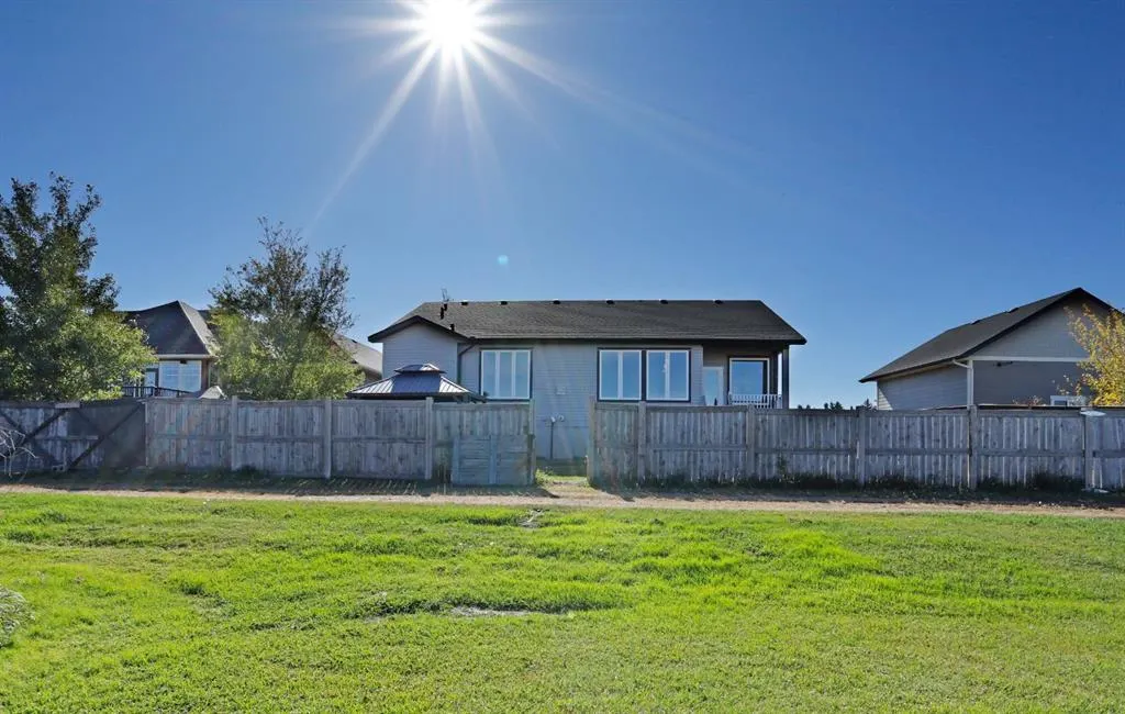 36 Cottonwood Crescent