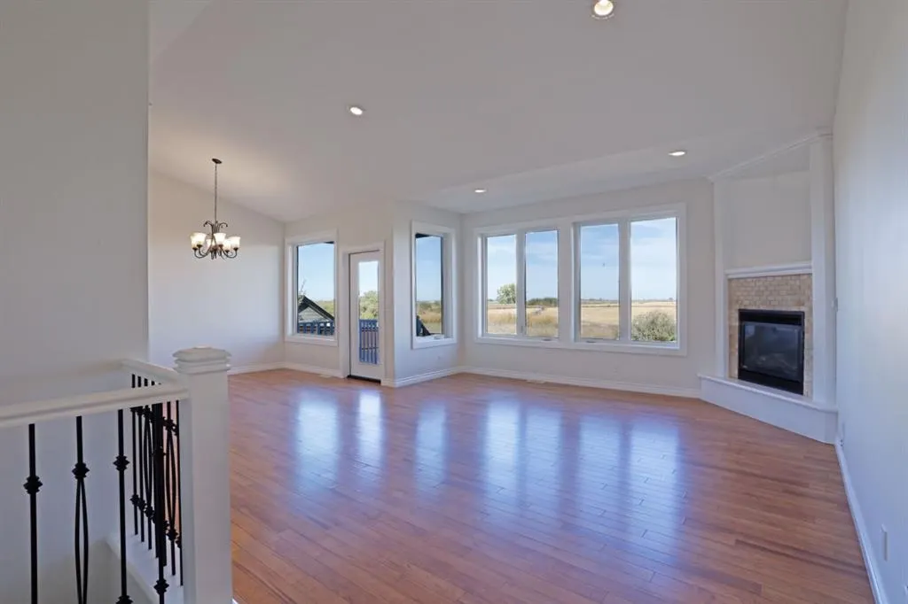 36 Cottonwood Crescent