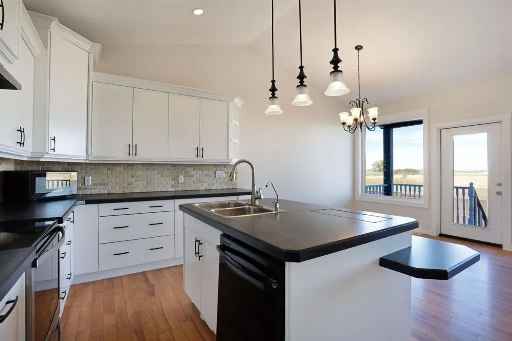 36 Cottonwood Crescent
