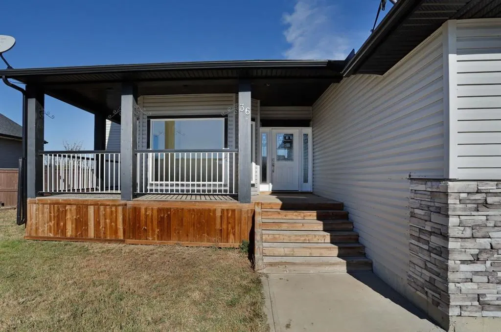 36 Cottonwood Crescent