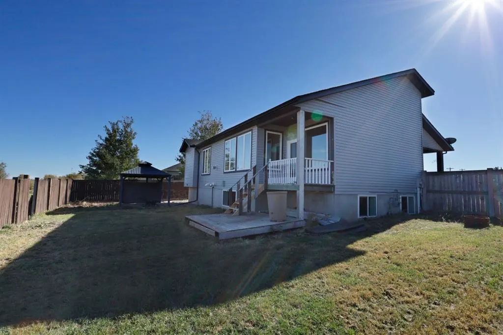 36 Cottonwood Crescent