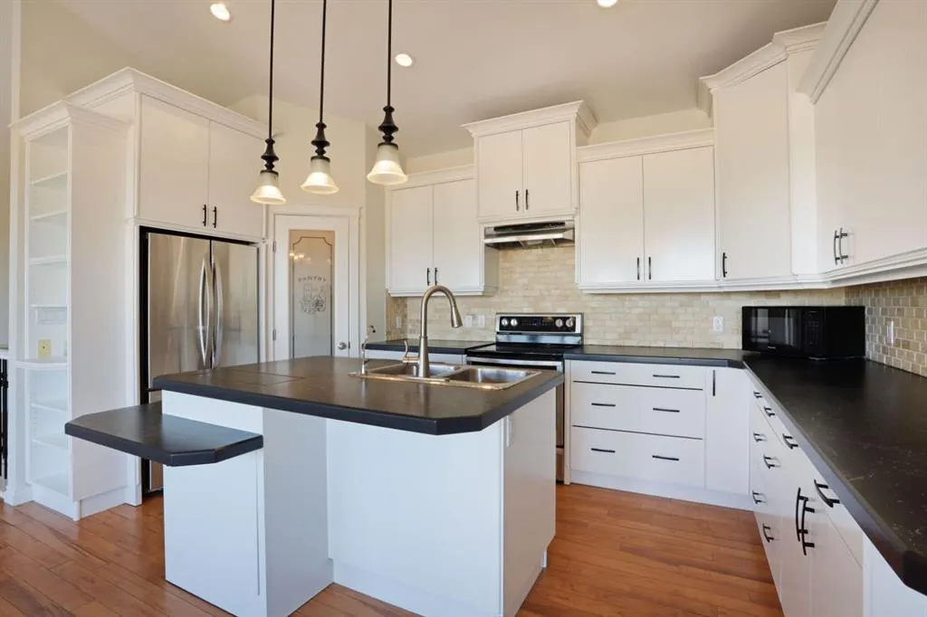 36 Cottonwood Crescent