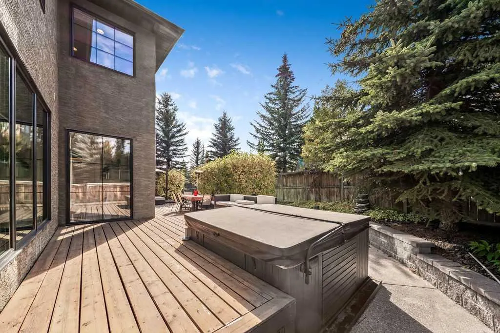 311 Simcrest Heights SW