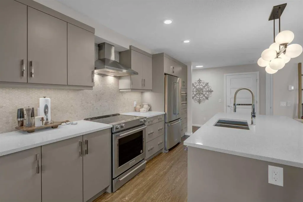 450 Kincora Glen Road, #3109