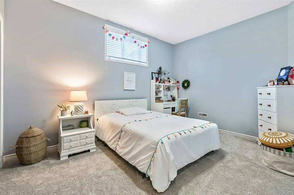 12898 Candle Crescent SW