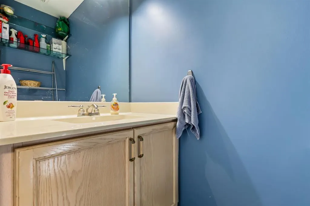 7 Westland Road, #8