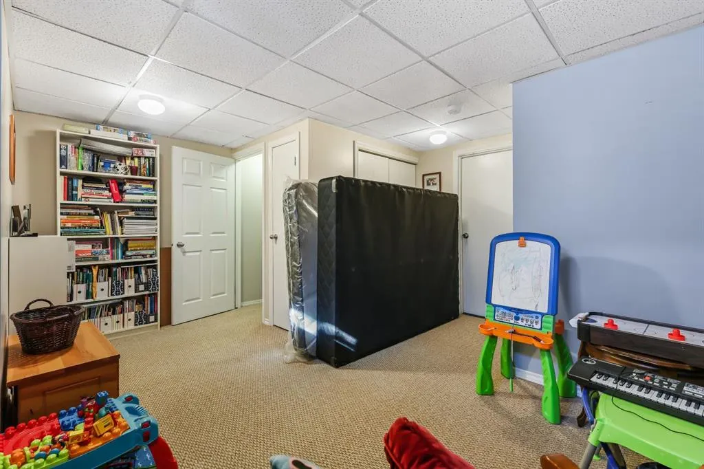 7 Westland Road, #8