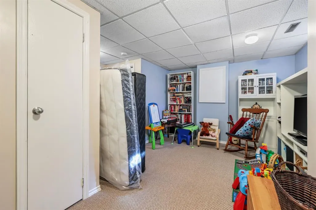 7 Westland Road, #8
