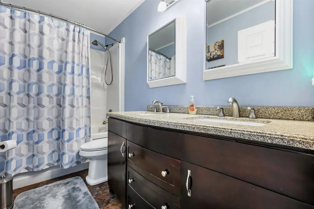 7 Westland Road, #8
