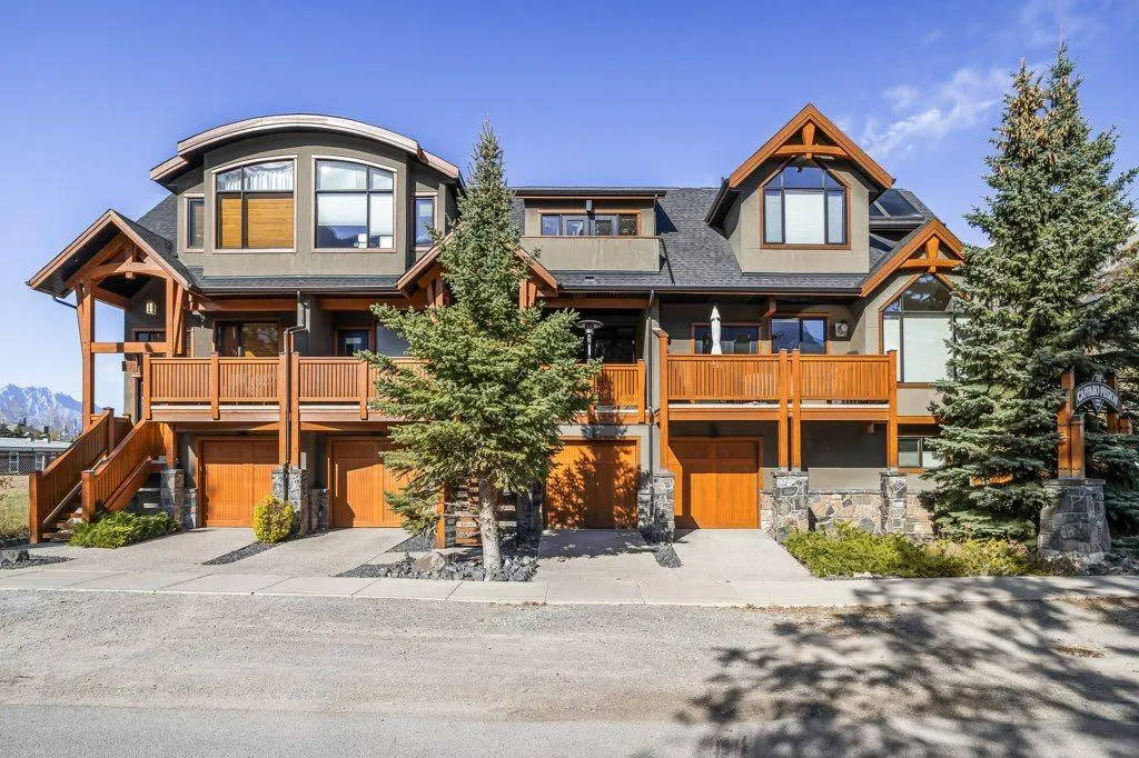 702 4 Street, #104