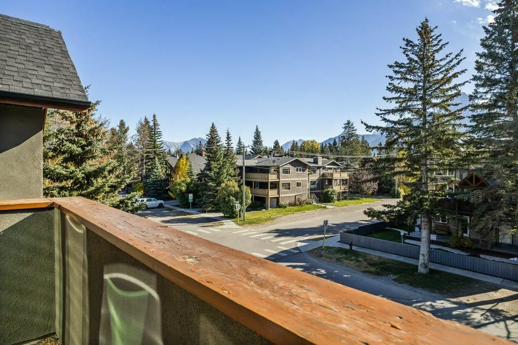 702 4 Street, #104