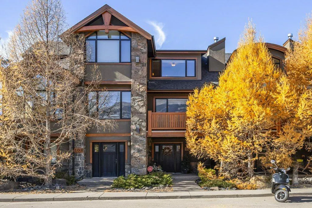 702 4 Street, #104
