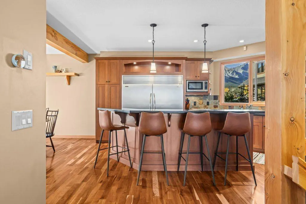 702 4 Street, #104