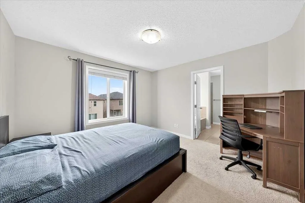 19 Sage Valley Close NW