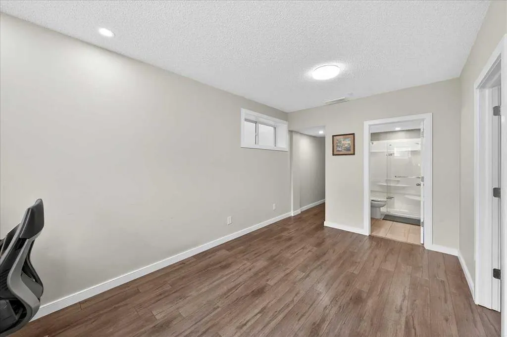 19 Sage Valley Close NW