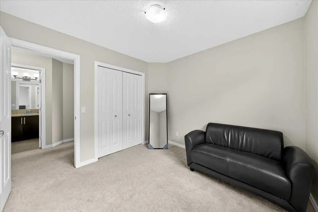 19 Sage Valley Close NW