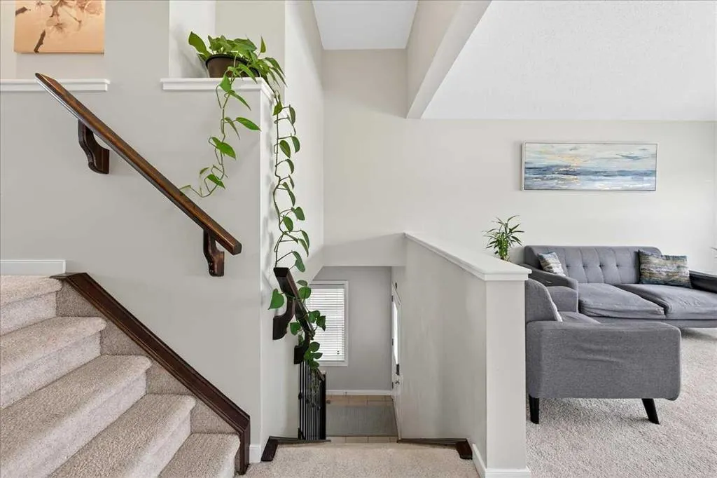 19 Sage Valley Close NW