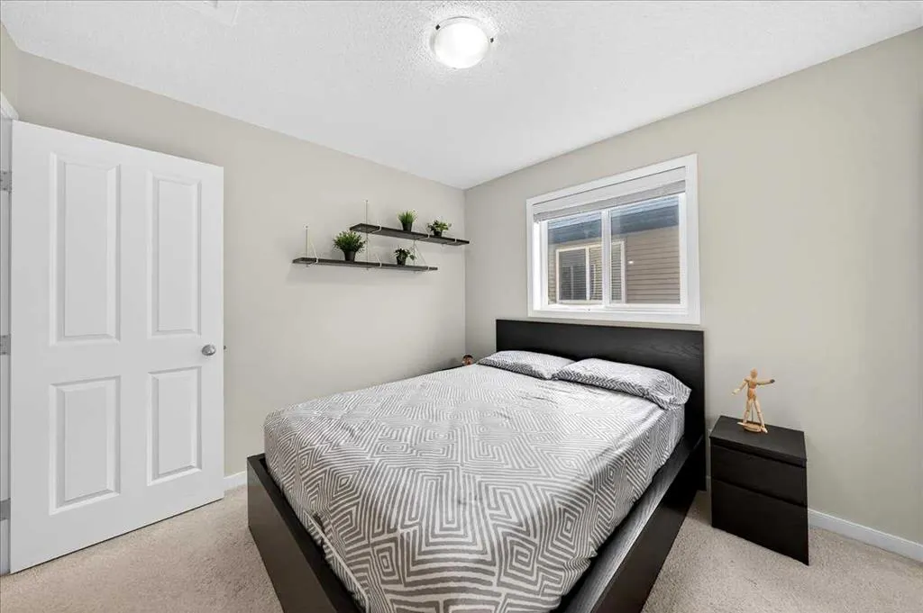 19 Sage Valley Close NW