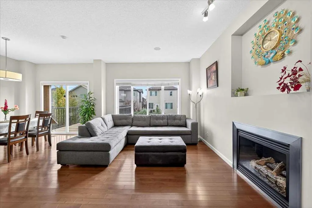 19 Sage Valley Close NW