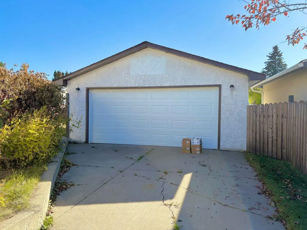 5623 55 Avenue