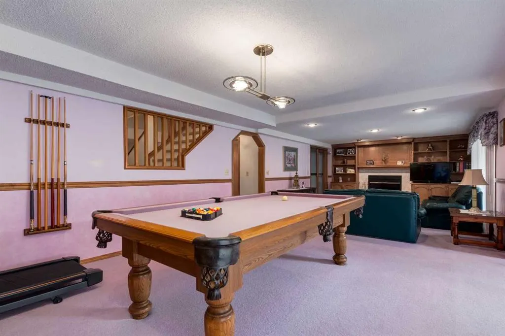 180 Edgevalley Circle NW