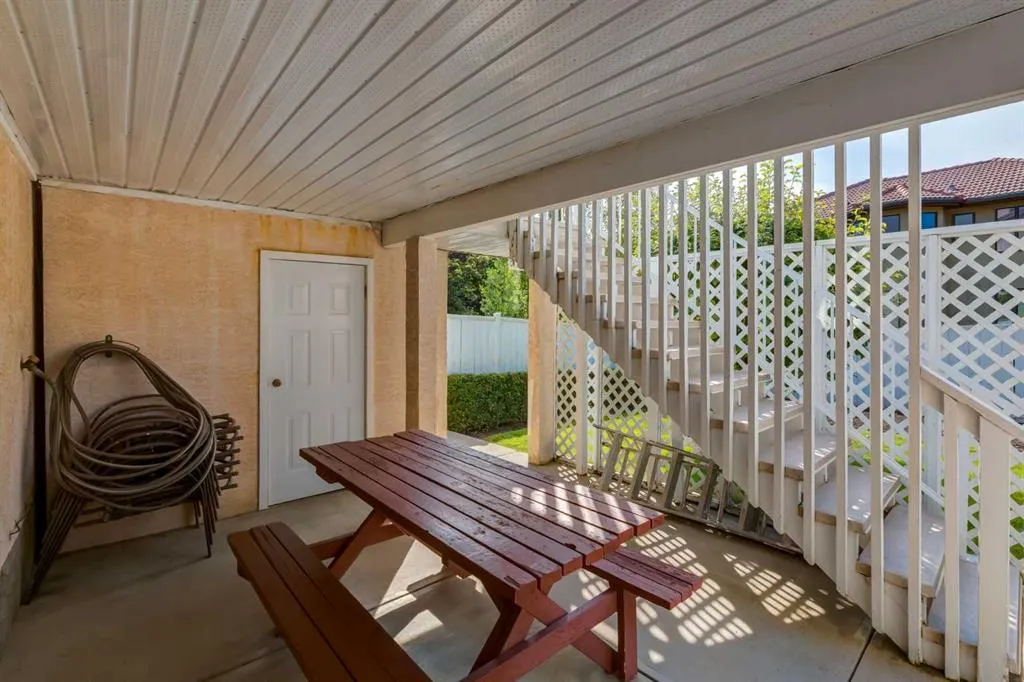 180 Edgevalley Circle NW