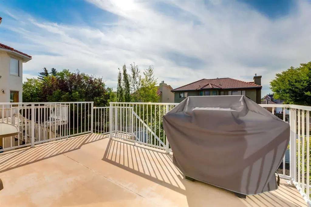 180 Edgevalley Circle NW