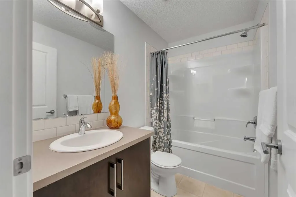 1225 Kings Heights Way SE, #101