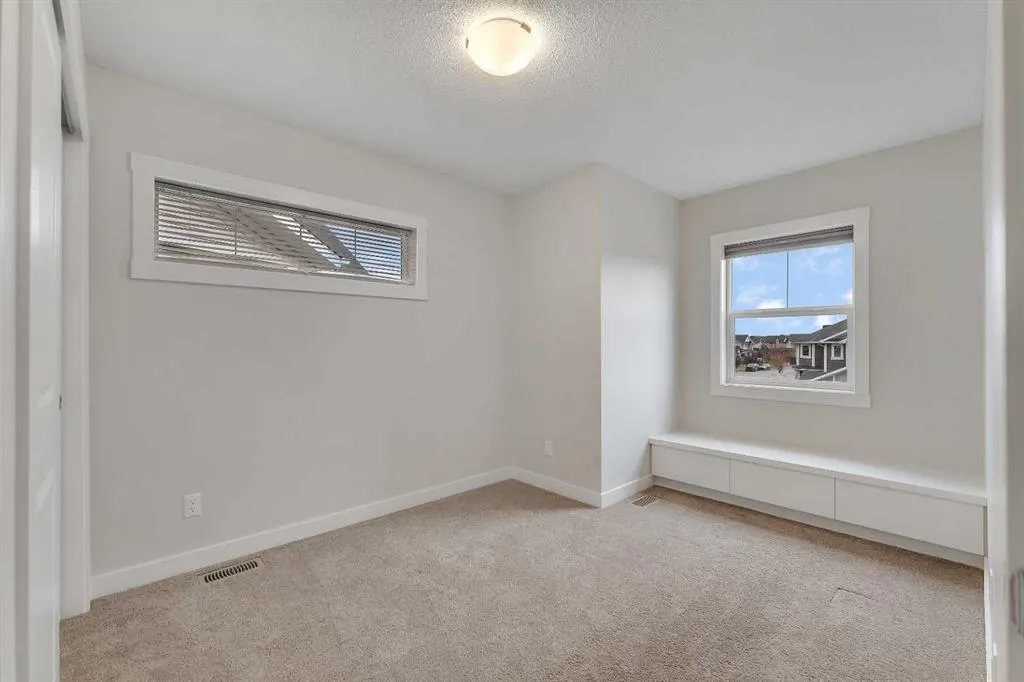 1225 Kings Heights Way SE, #101