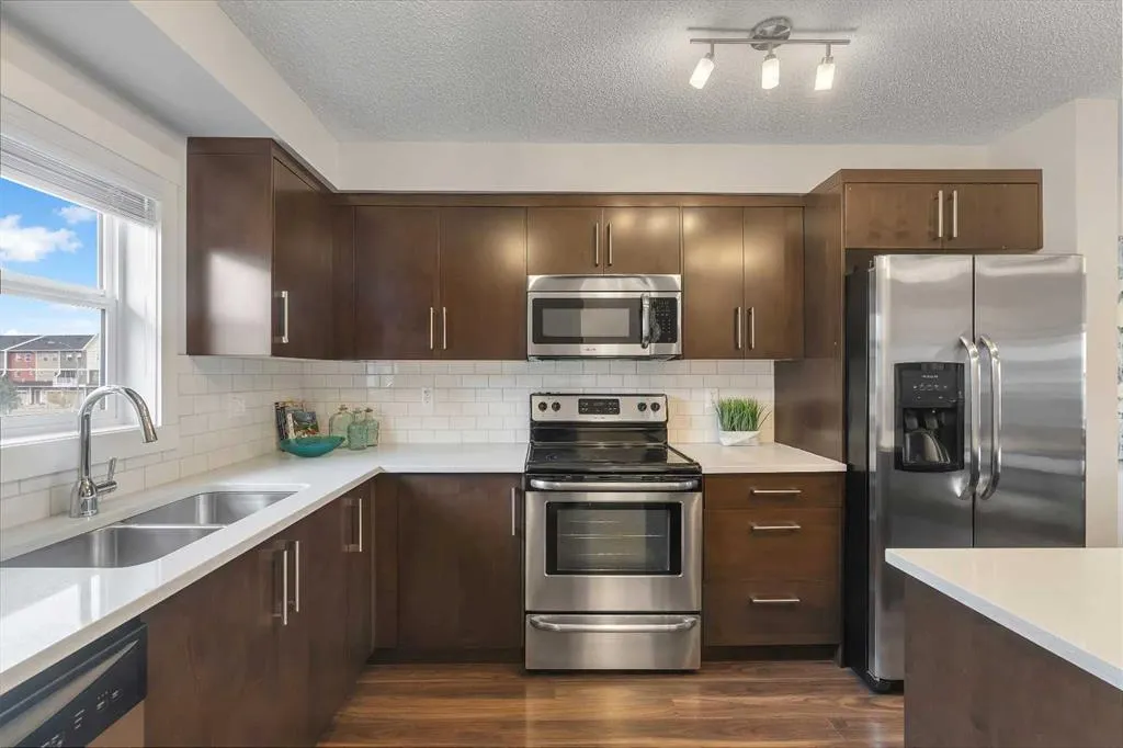 1225 Kings Heights Way SE, #101