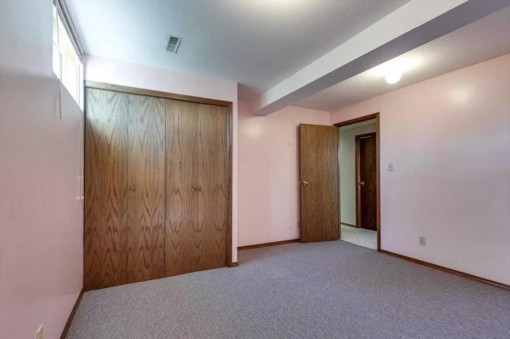433 Regal Crescent
