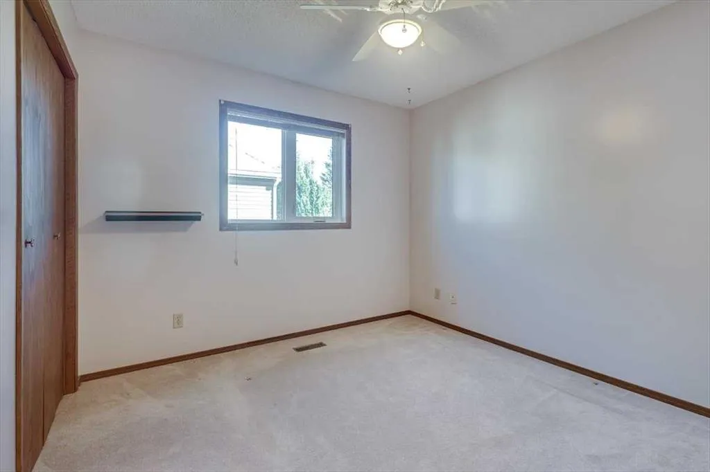 433 Regal Crescent