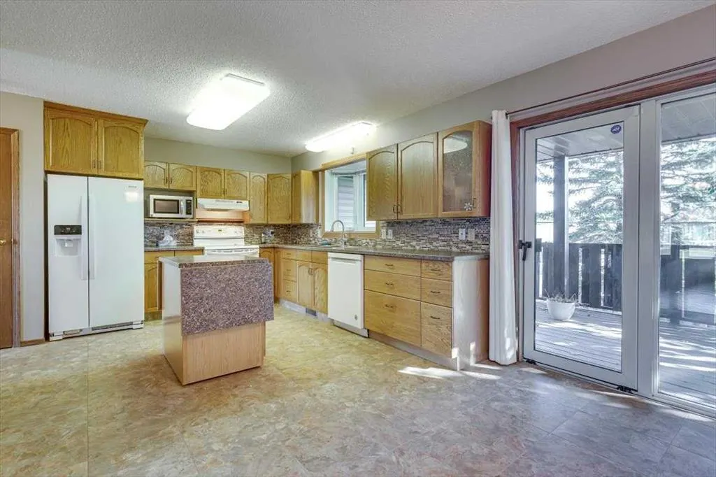 433 Regal Crescent