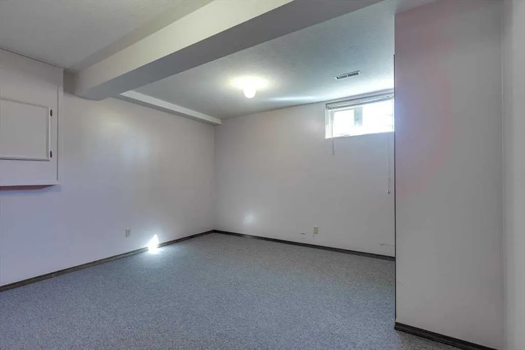 433 Regal Crescent