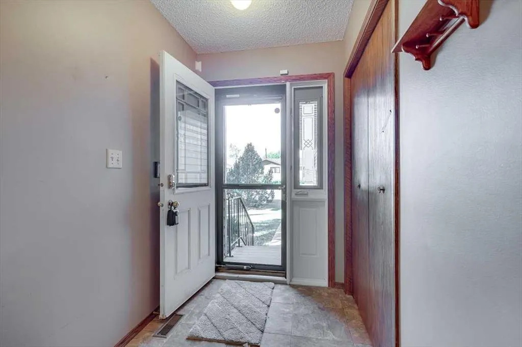 433 Regal Crescent