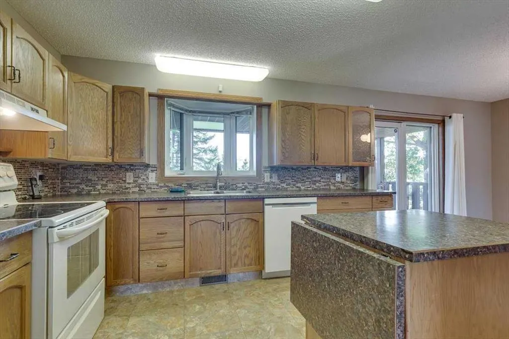 433 Regal Crescent