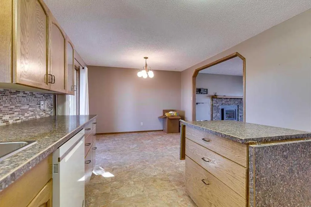 433 Regal Crescent