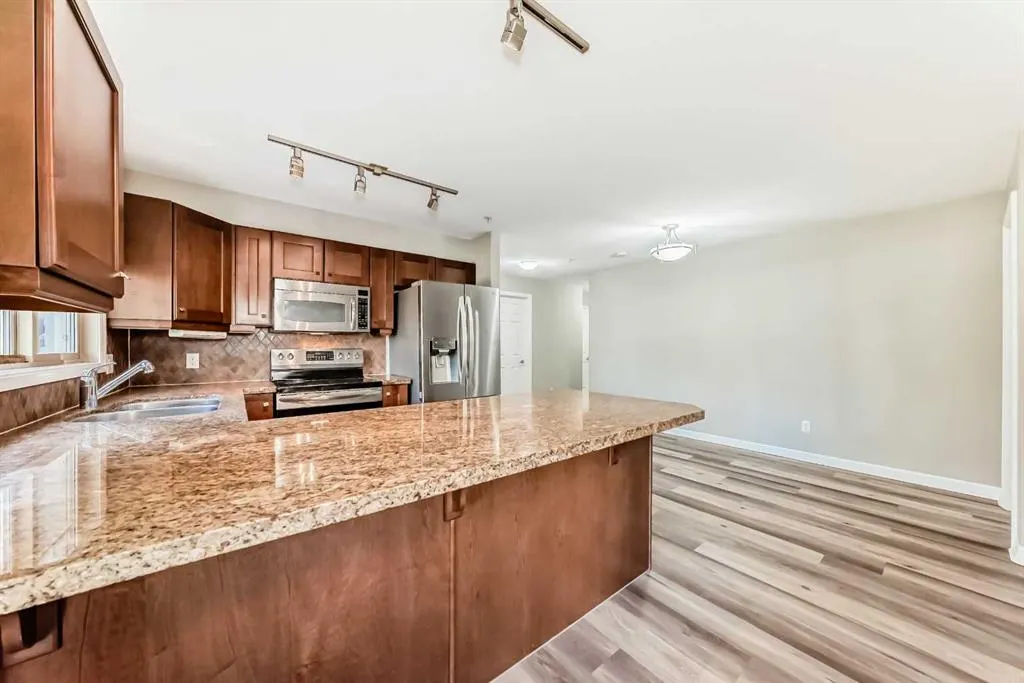 92 Crystal Shores Road, #3104