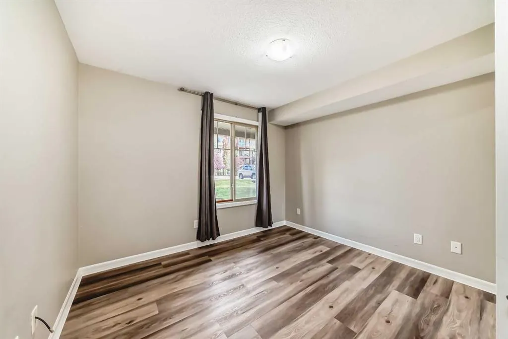 92 Crystal Shores Road, #3104