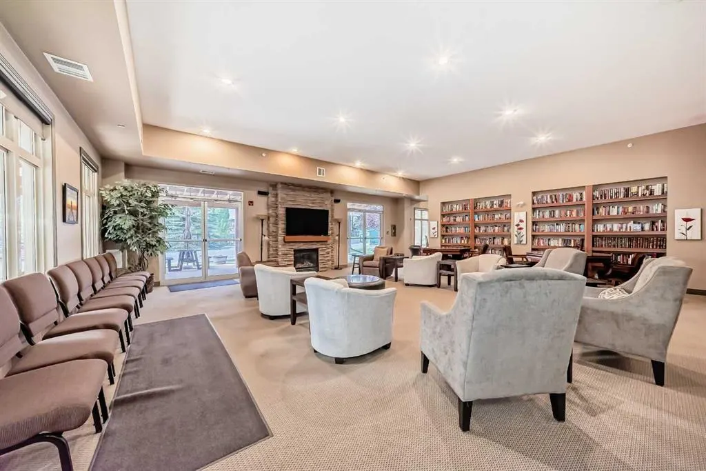 92 Crystal Shores Road, #3104