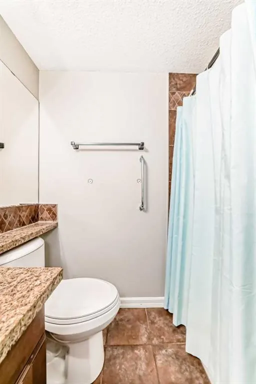 92 Crystal Shores Road, #3104